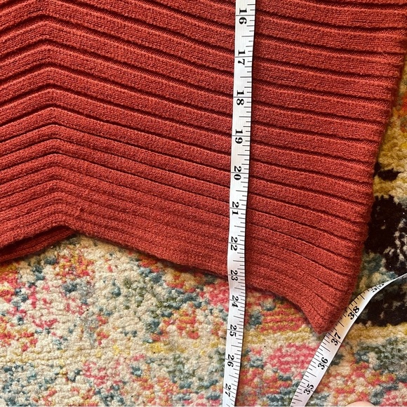 Philosophy Women's Turtle Neck Sweater Rust Red Geometric Size M NWT - Picture 6 of 8